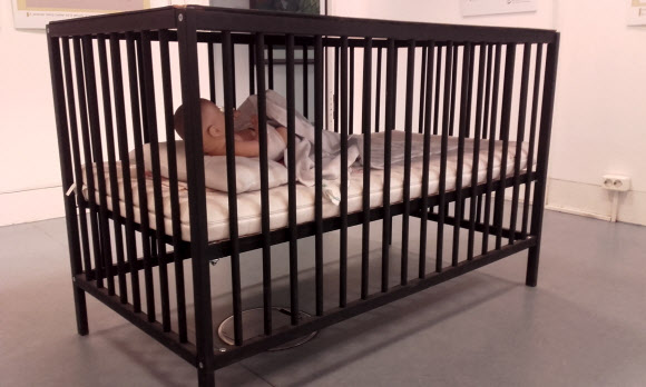 獨관광명소에 전시된 北수용소 요람 모습