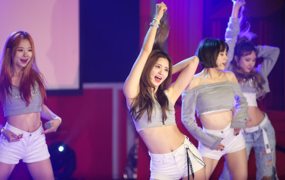 신곡 무대 펼치는 EXID