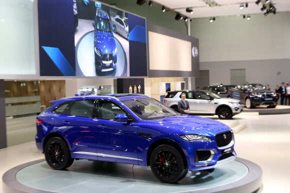 SUV 재규어 ’F-PACE’ 첫 공개