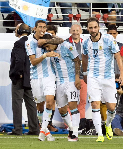 아르헨티나, 칠레에 2-1 승리… 메시 대신 빛난 디 마리아-바네가