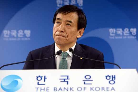 이주열 한국은행 총재 ‘굳게 다문 입’