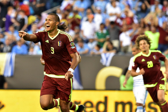 베네수엘라, 우루과이에 1-0 승리… ‘결승골’ 론돈의 세리머니