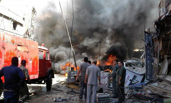 시리아 수도 다마스쿠스 근교의 사이다  제이나브에서 지역에서 현지시간으로 11일 두 차례 폭탄테러가 일어나 최소 9명이 숨지고 30여 명이 다쳤다. AP=연합뉴스