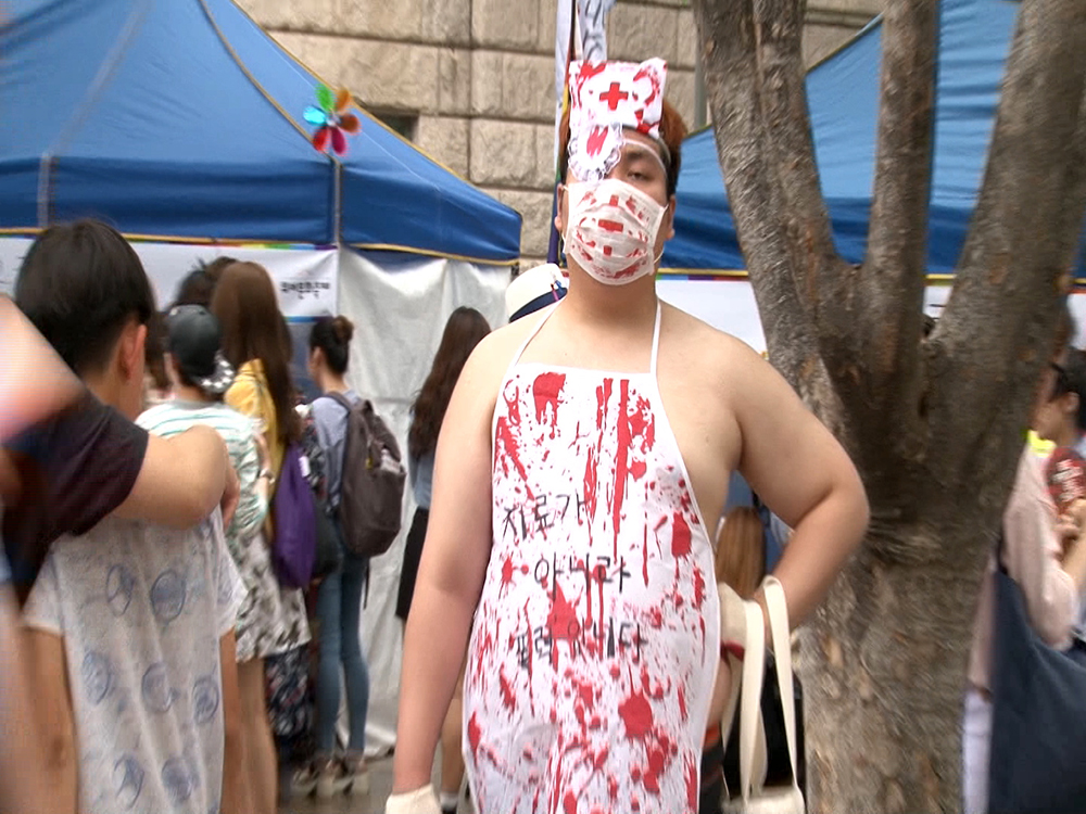 ‘LGBT(레즈비언·게이·양성애자·성전환자)’ 등 성 소수자의 축제인 퀴어(Queer)문화축제가 11일 서울 도심에서 열렸다.