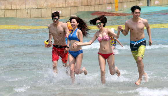 본격 물놀이시즌 개막