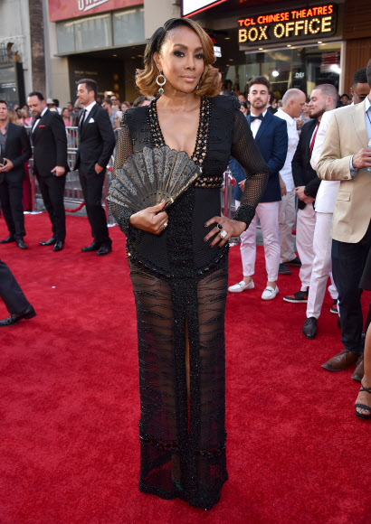 여배우 비비카 A. 폭스가 20일(현지시간) 캘리포니아 할리우드에서 열린 ‘인디펜던스 데이: 리써전스 (Independence Day: Resurgence, 2016)’ 시사회에 참석해 포즈를 취하고 있다. AP 연합뉴스