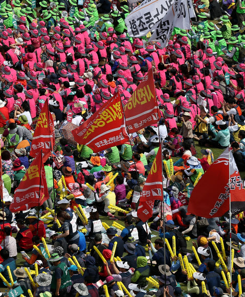 서울광장에 모인 노동자들