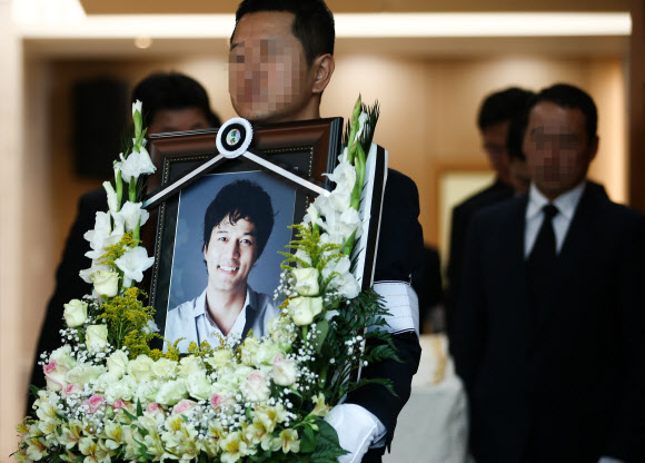 배우 김성민 발인