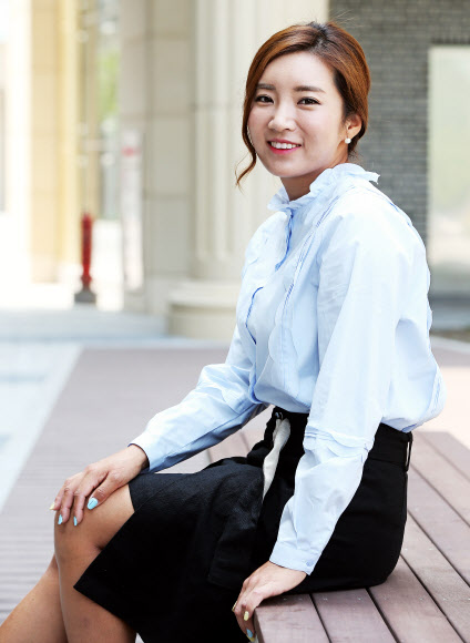 포즈 취하는 이보미