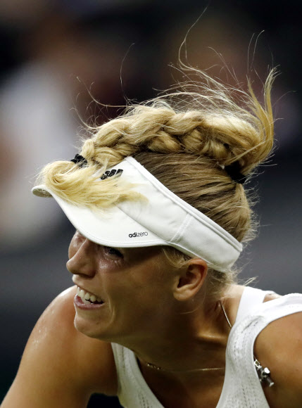 스베틀라나 쿠즈네초바 ‘열정의 코트’. AP 연합뉴스