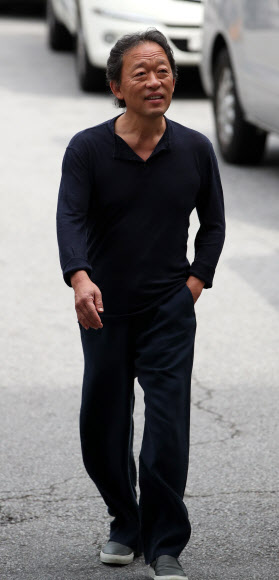 경찰서 들어서는 정명훈 전 예술감독