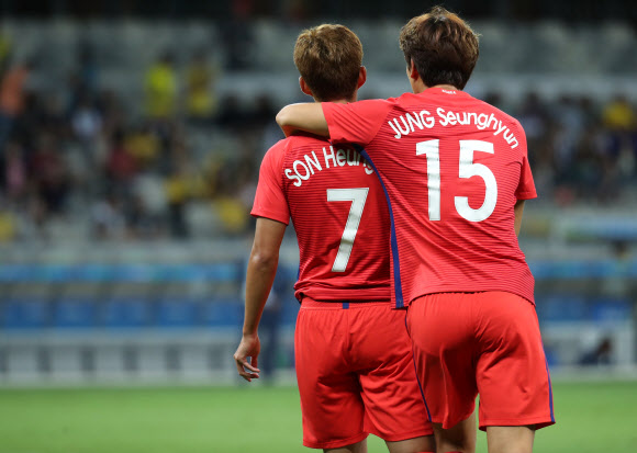 <올림픽> ’흥민이형 괜찮아’