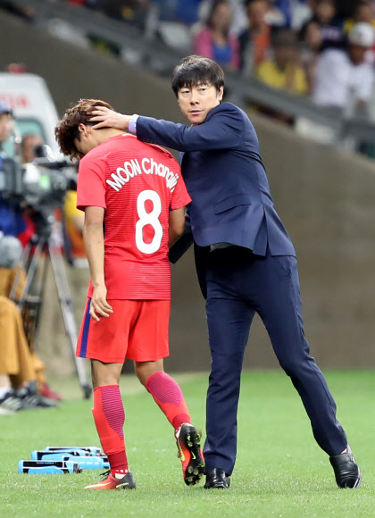 <올림픽> 문창진 격려