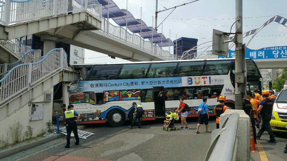 사고 난 부산시티투어버스