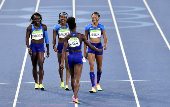 미국 여자 400m 계주 결선진출