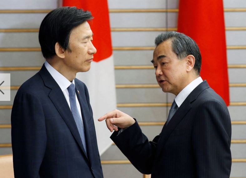 “사드 문제로 얼굴 붉혔나?” 윤병세 외교장관과 왕이 중국 외무부장