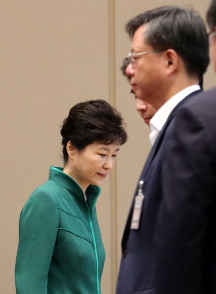 박 대통령, 수석비서관회의 참석