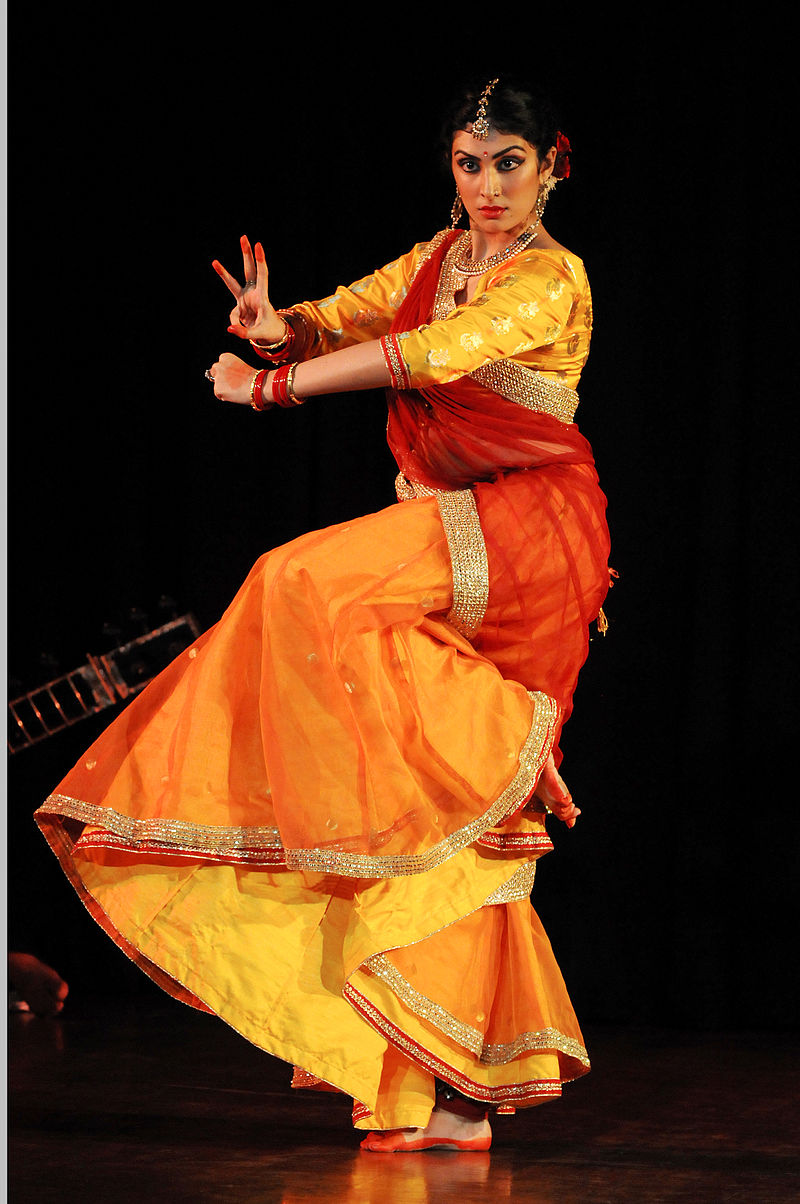 인도의 전통무용인 까탁댄스