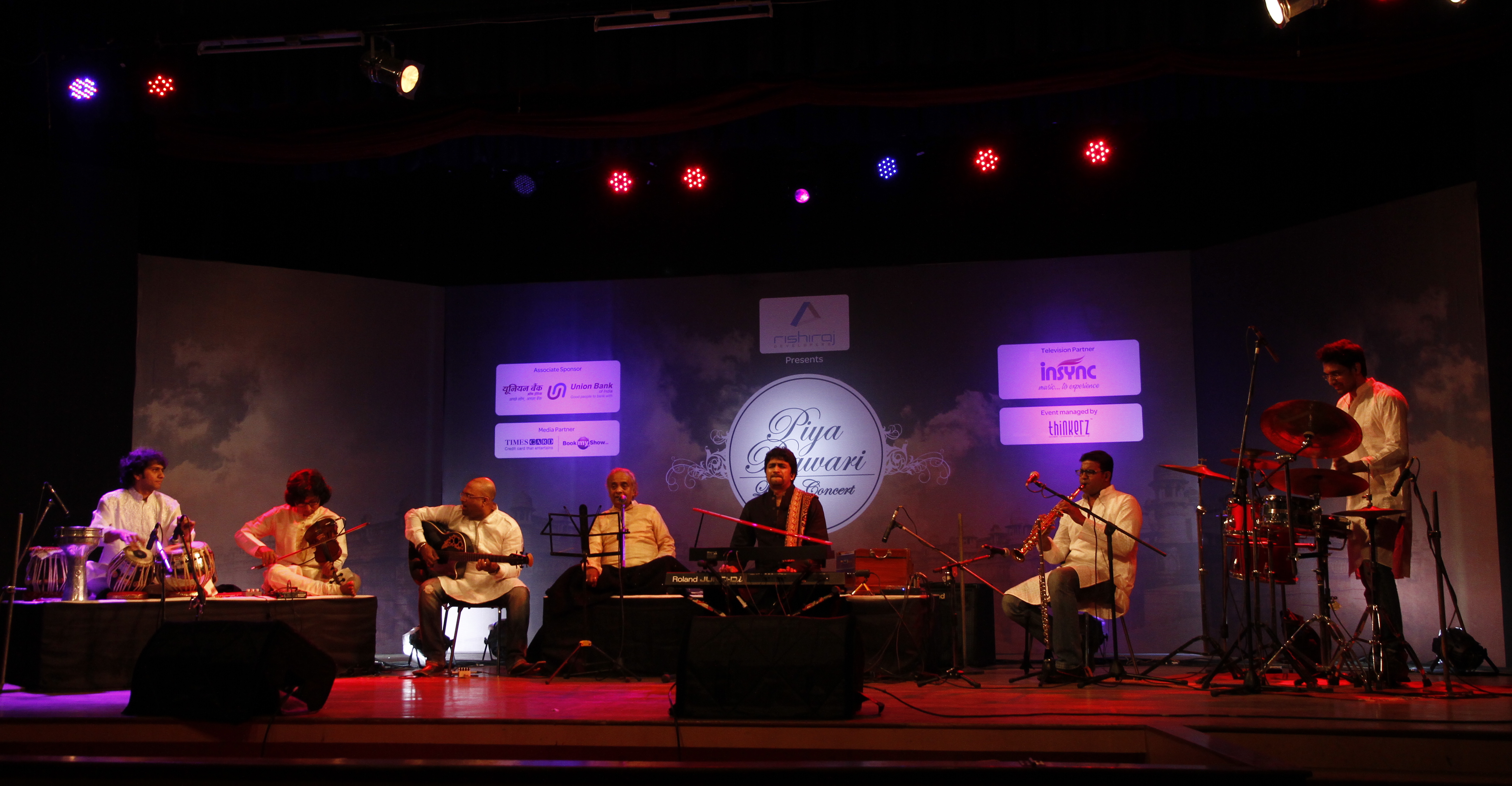 인도 퓨전 밴드인 아비짓 포한카르의 공연 모습.