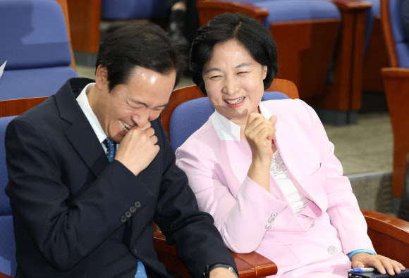 밝게웃는 더민주 지도부