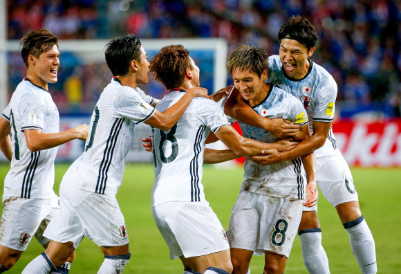 ‘휴, 한숨 돌렸다’…일본, 태국에 2-0 승리