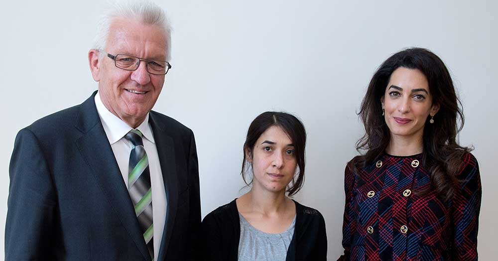 지난 12일 독일에서 녹색당 빈프리트 크레치만(왼쪽) 의원과 만난 무라드(가운데), 클루니 변호사(오른쪽)