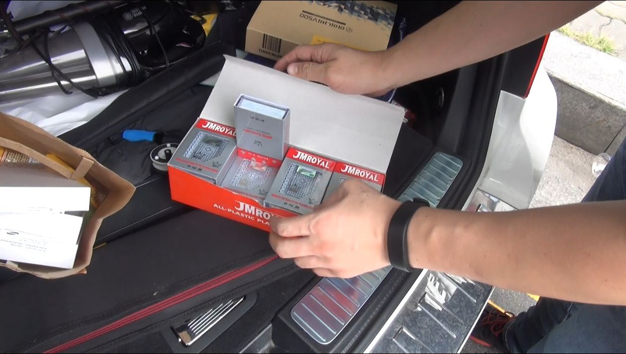 사기도박에 이용한 물품  경기남부경찰청 제공