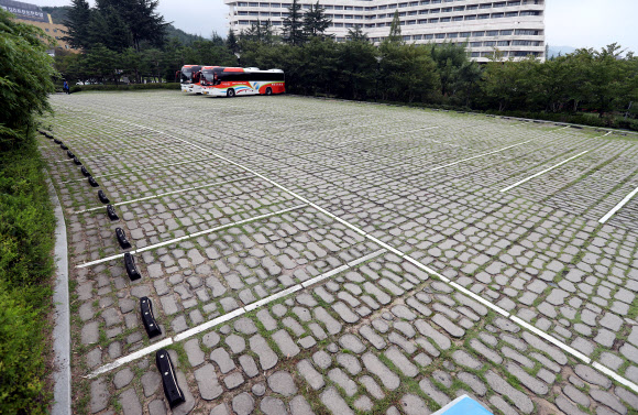 텅 빈 보문관광단지 주차장