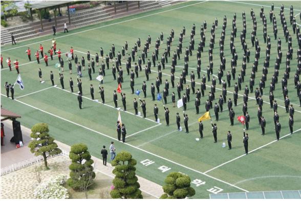 대덕대학교 방공유도무기과가 육군 장학생과 3사관학교 진학 등 군 간부 진출에서 11년 연속으로 좋은 성과를 내며 군 간부 인력 양성 전문학과로 주목을 받고 있다.