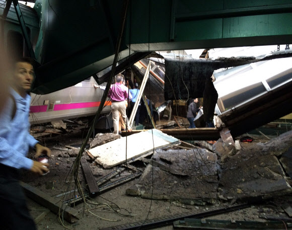 미국 뉴저지 열차 사고…1명 사망·108명 부상