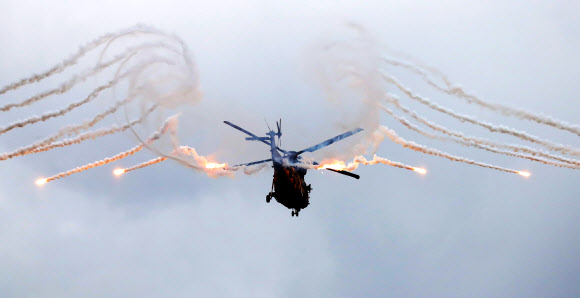 플레어 발사하는 수리온