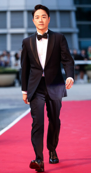 태인호 ’남자답게 입장’