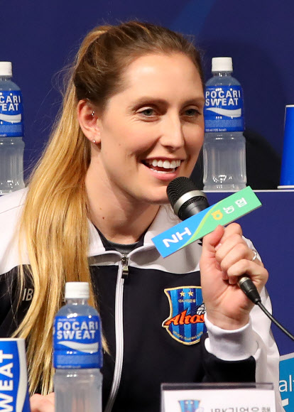 시즌 개막 소감 말하는 메디슨 리쉘