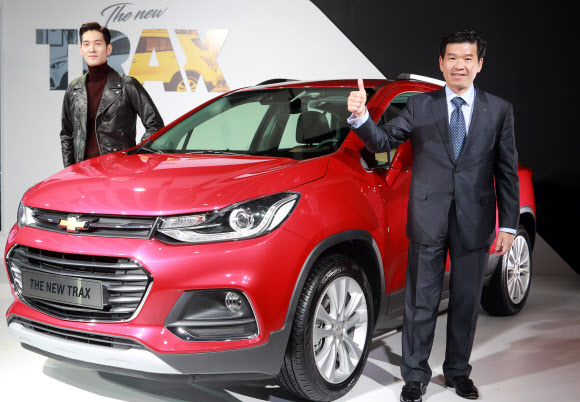 ’더 뉴 트랙스’ 소개하는 제임스 김 사장