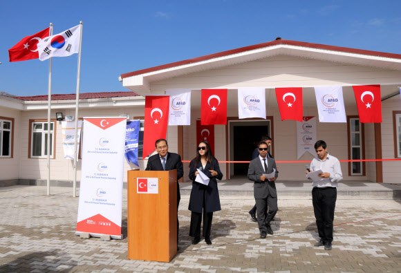 한국 지원한 터키 시리아난민학교 개교 