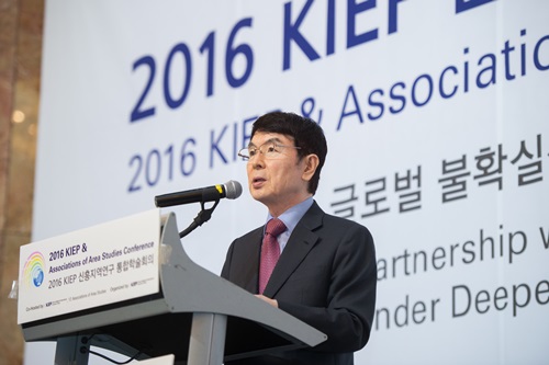 대외경제정책연구원(KIEP)은 10월 20~21일 양일간 서울JW 메리어트 호텔에서 ‘2016 KIEP 신흥지역연구 통합학술회의’를 12개 지역연구학회와 공동으로 개최한다.
