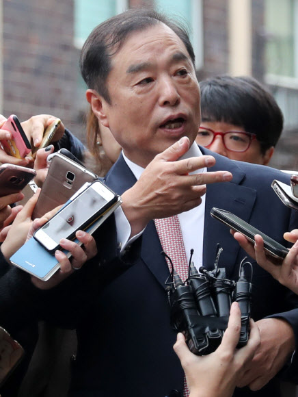 김병준 총리 내정자 “자진 사퇴 하지 않는다”