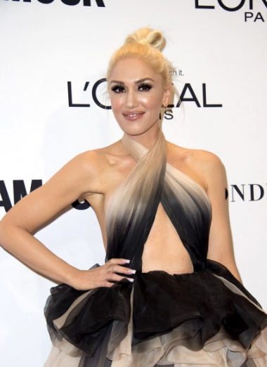 팝스타 그웬 스테파니(Gwen Stefani)가 14일(현지시간) 미국 캘리포니아주 헐리우드에서 열린 ‘2016 글래머 올해의 여성상(2016 Glamour Women Of The Year Awards)’ 시상식에 참석해 포즈를 취하고 있다.<br>AFP 연합뉴스