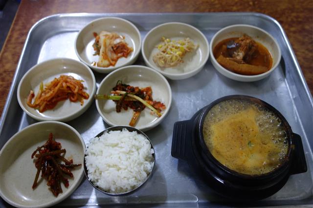청량리역 부근 ‘광주식당’ 청국장.