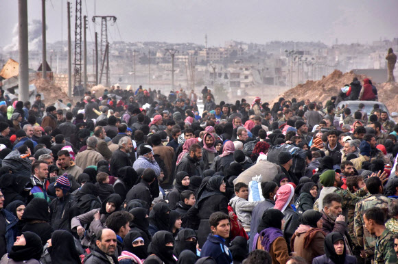 시리아 알레포서 2만7천 명 탈출
