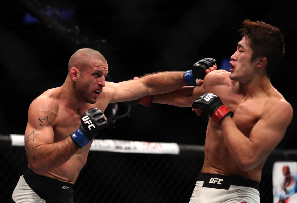 [UFC 207] 야유 받은 김동현…사피딘 “내가 더 많이 때렸다”