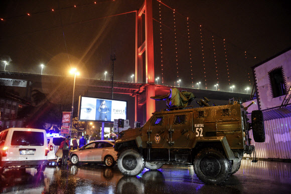 새해 첫날 터키 이스탄불 나이트클럽 총격 테러 발생