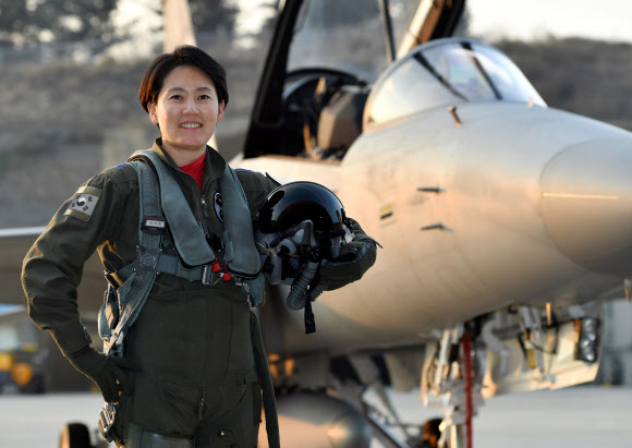 ’첫 여성 전투비행대장’ 박지원 소령