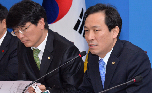 5일 국회에서 열린 더불어민주당 정책조정회의에서 우상호 원내대표가 모두발언을 하고 있다. 이종원 선임기자 jongwon@seoul.co.kr
