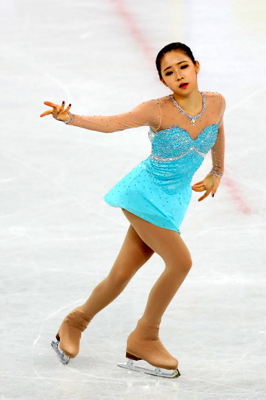 프리 연기하는 최다빈