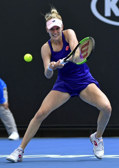 미국 테니스 선수 앨리슨 리스케가 18일(현지시간) 호주 멜버른에서 열린 2017 호주오픈테니스 대회에서 경기를 펼치고 있다. AP 연합뉴스