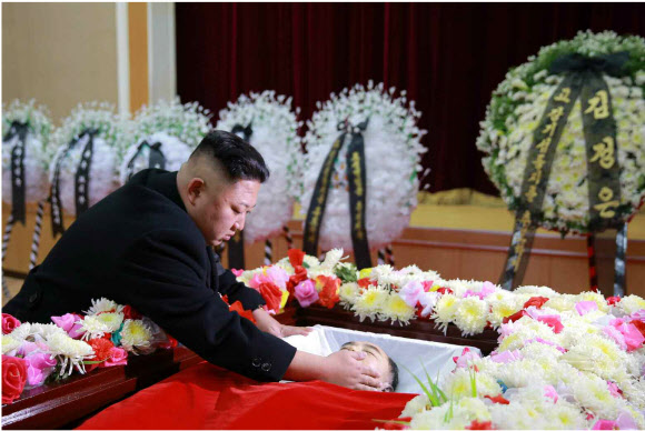 김정은, 민용항공총국장 사망에 직접 빈소 찾아 조의