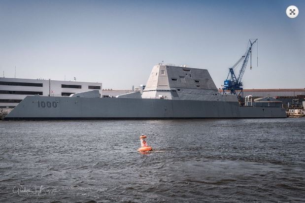 ‘꿈의 전투함’으로 불리는 줌월트는 북한의 핵·미사일 위협은 물론 중국의 태평양 진출도 차단할 수 있는 첨단 무기로, 해상 전투의 패러다임을 바꿀 함정으로 꼽힌다. 미 해군 홈페이지