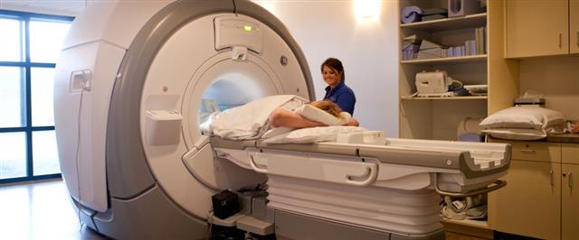 현재 활용되고 있는 MRI 장치.  미국 캘리포니아 샌프란시스코대(UCSF) 제공