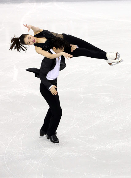 ’얼음위 묘기’ 시부타니 남매